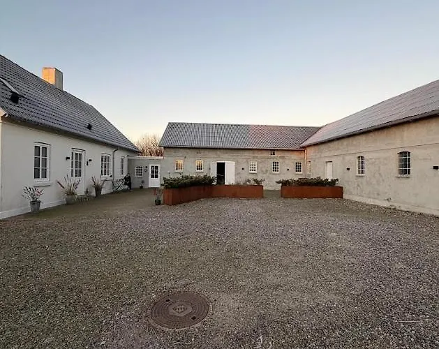 Skadshof Wo Leistung Auf Leidenschaft Trifft * エスビャール